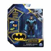 Figurina Batman, Nightwing cu costum Tech si articulata, cu 3 accesorii surpriza, 10 cm, Spin Master