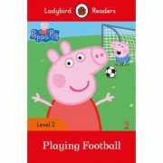 Peppa Pig Playing Football Ladybird Readers Level 2
